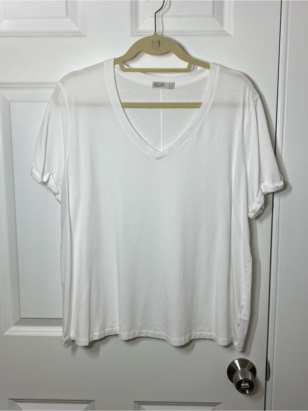 Barefoot Dreams White V-Neck Short Sleeve Tee Size 1X